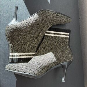 Stuart Weitzman Black Knit Waverly Ankle Boots Size 7